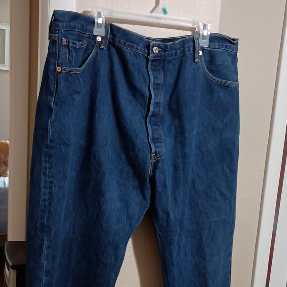 Levi Strauss 501 Blue Denim Jeans Size 46x34 Buttons Fly Straight Leg - Picture 2 of 11